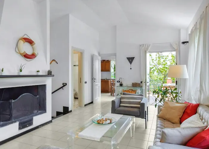 3 Bedroom Beautiful In Vakantiehuis Rapallo