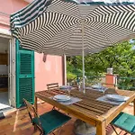 3 Bedroom Gorgeous Home In Rapallo Feriehus