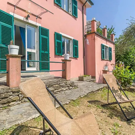 3 Bedroom Beautiful In Будинок відпочинку Рапалло