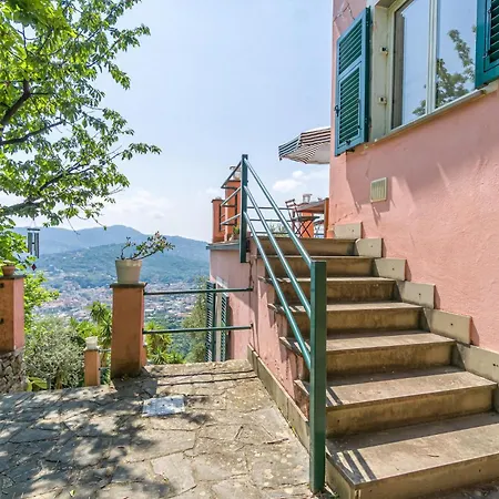 3 Bedroom Gorgeous Home In Rapallo