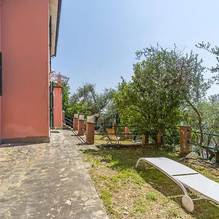 3 Bedroom Gorgeous Home In Rapallo Feriehus *